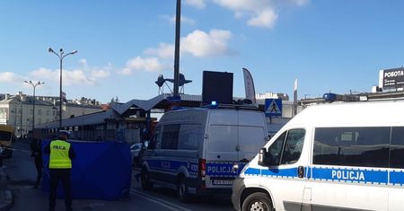 Śmiertelny wypadek na przejściu dla pieszych. Zginęła kobieta