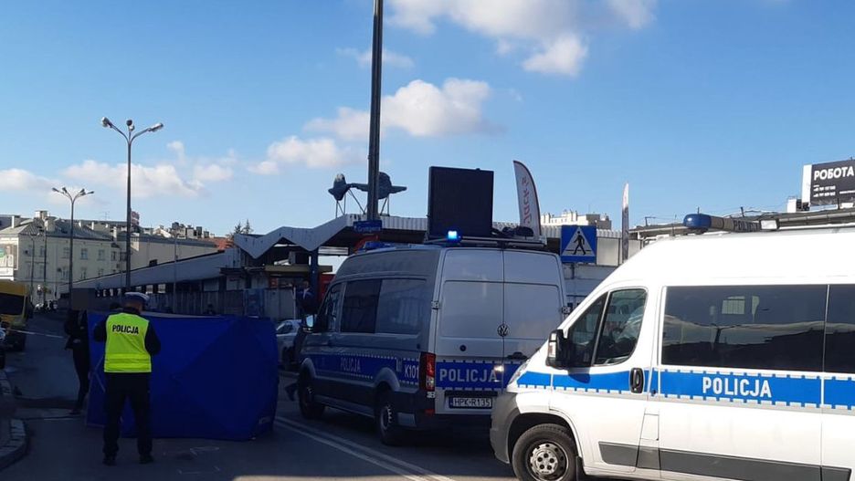 Na oznakowanym przejściu dla pieszych ciężarówka potrąciła kobietę