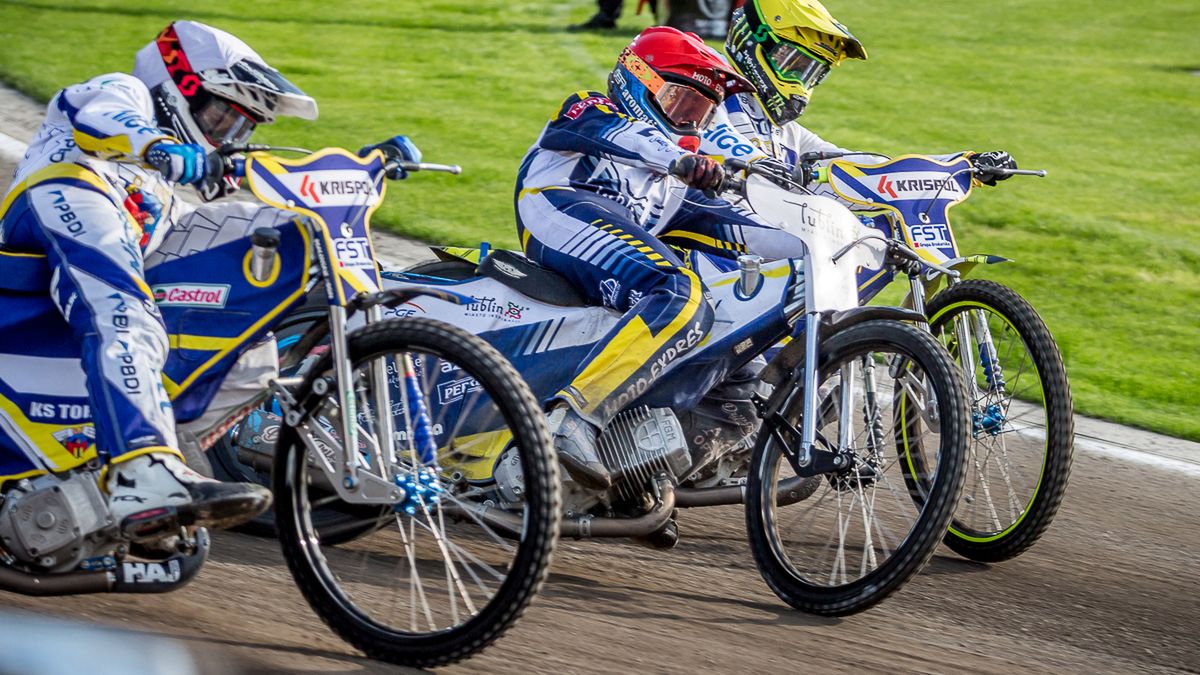 WP SportoweFakty / Michał Chęć / Na zdjęciu: Paweł Miesiąc w walce z  braćmi Holderami