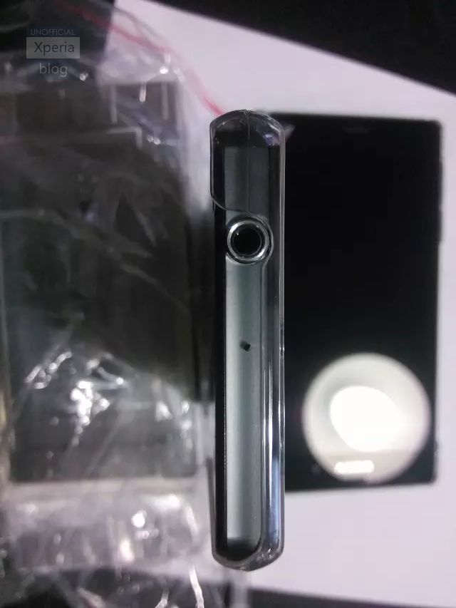 W skrócie: Galaxy Note Edge, Z3 Compact na nowych fotach i LG G3 Dual SIM 9