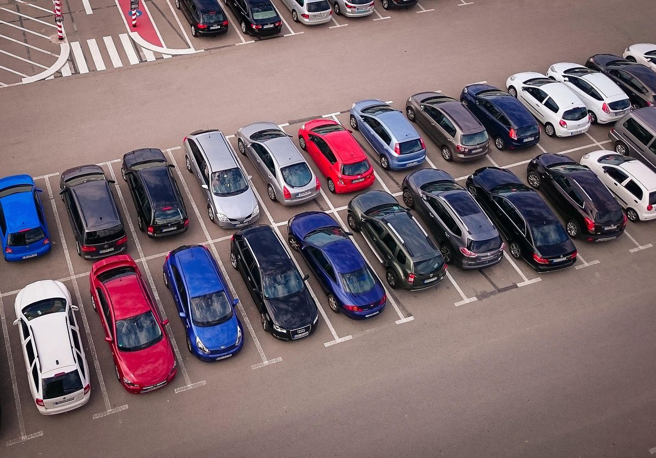 Maile o opłacie za parking. Fala fałszywych wiadomości