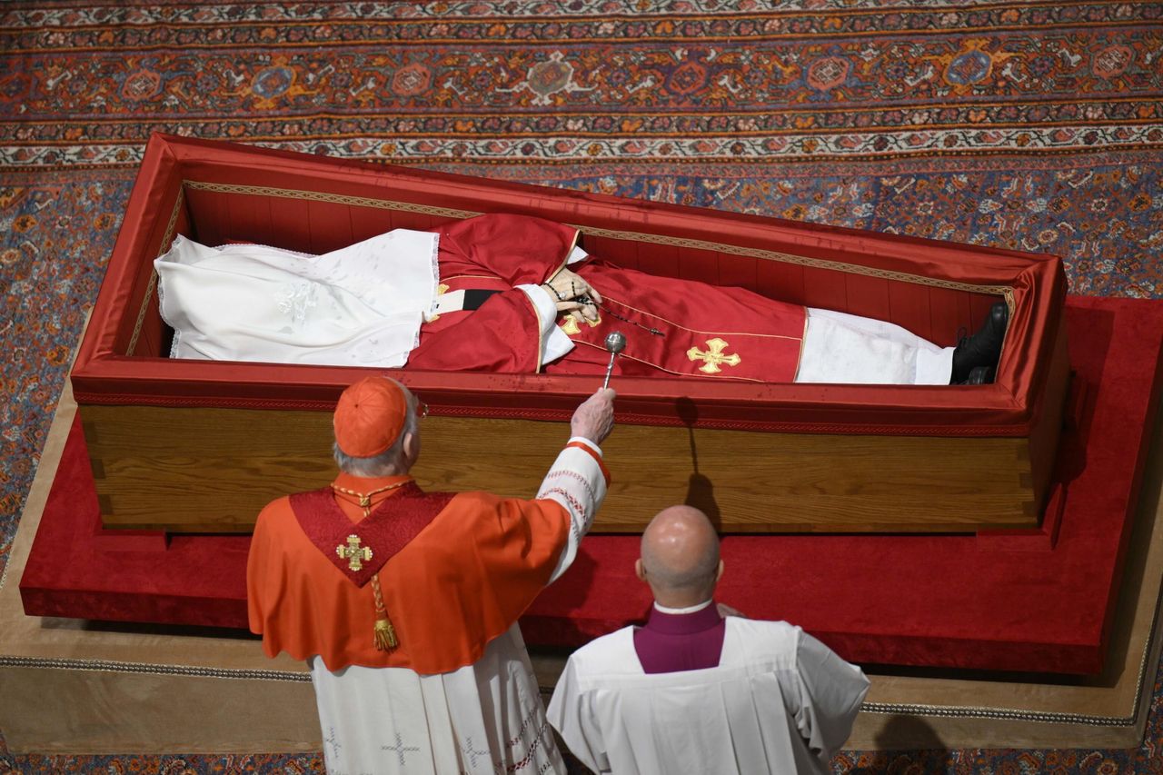 Już zapomnieli o prośbie papieża? Ostra krytyka