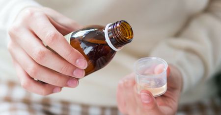 Decyzja obowiązuje na terenie całej Polski. Wycofano syrop na kaszel