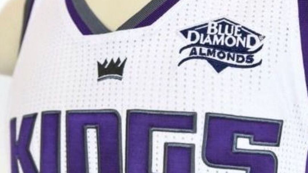 Materiały prasowe / Firma produkująca m.in. smażone i prażone migdały będzie reklamować się na koszulkach Sacramento Kings