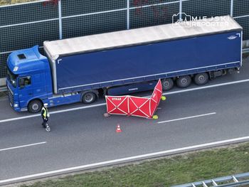 Kopiska: Śmiertelne potrącenie na A2. Nie żyje 71-letni kierowca ciężarówki, który wychodził z kabiny