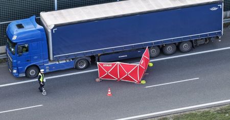 Kopiska: Śmiertelne potrącenie na A2. Nie żyje 71-letni kierowca ciężarówki, który wychodził z kabiny