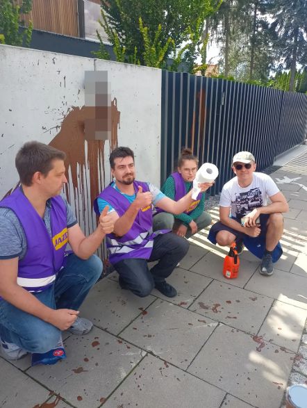 Aktywiści podczas happeningu