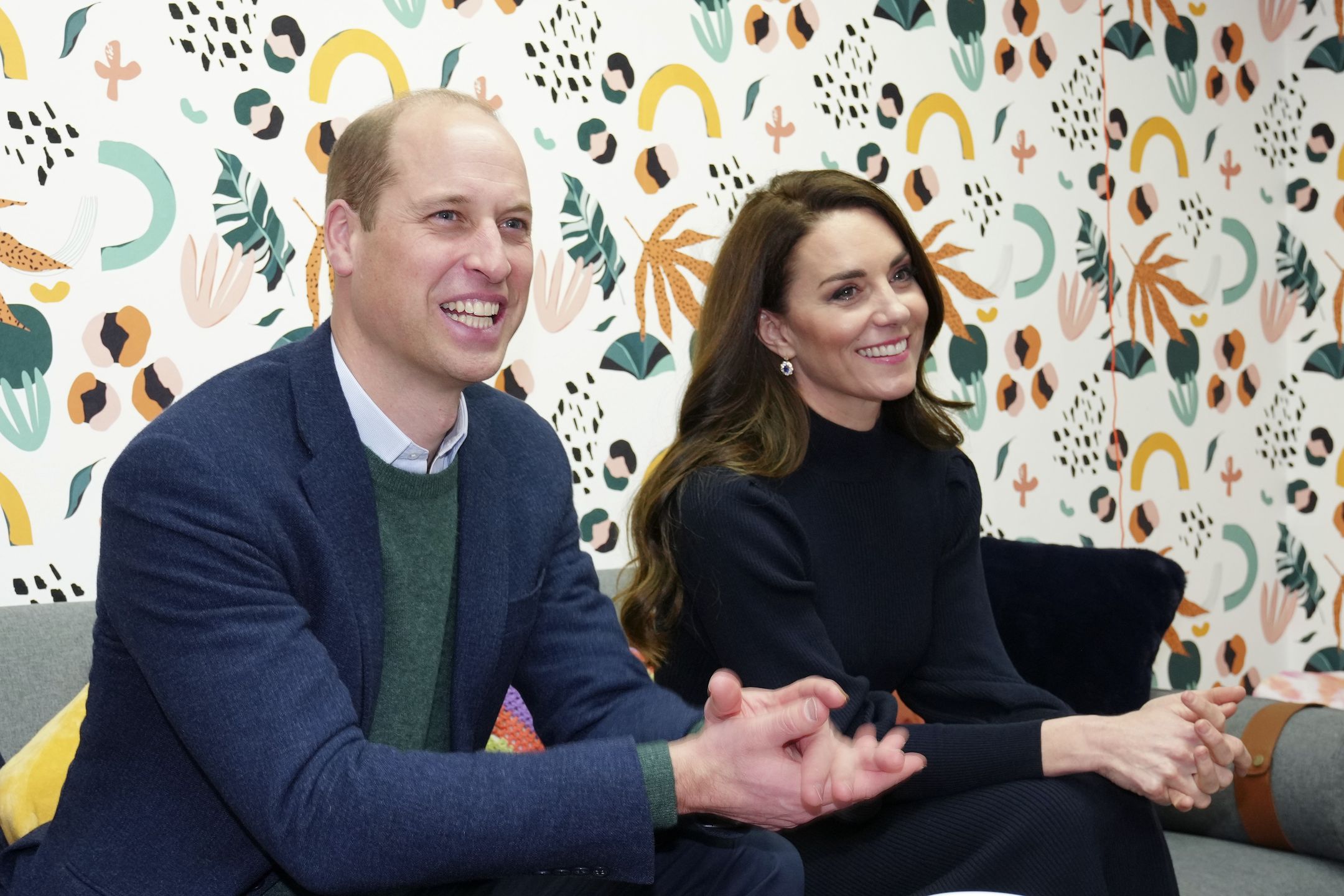 Kate i William cali w skowronkach odwiedzają Liverpool