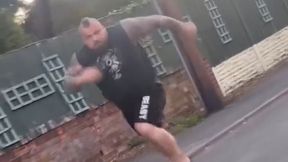 Rywal "Pudziana" wpadł w szał. Gonił samochód. "Urwę ci głowę"