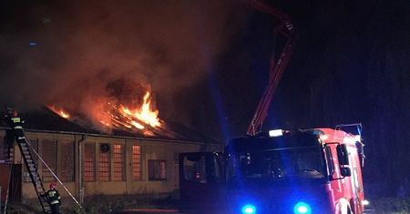 Ostrowiec: Nocny pożar budynku przy ul. Starokunowskiej