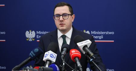 "Bardzo intensywne" ataki. Minister ujawnia cel hakerów w święta