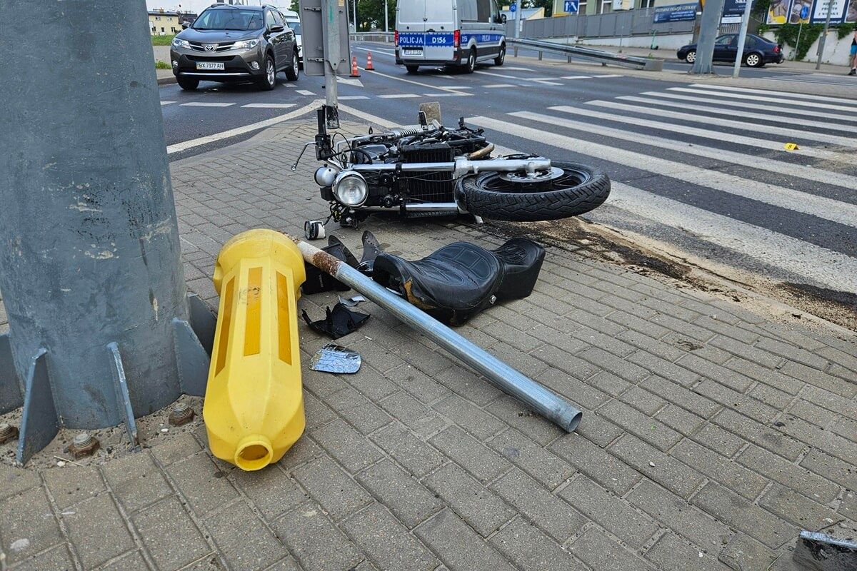 Zderzenie BMW z motocyklistą na skrzyżowaniu ul. Droga Męczenników Majdanka z ul. Łęczyńską