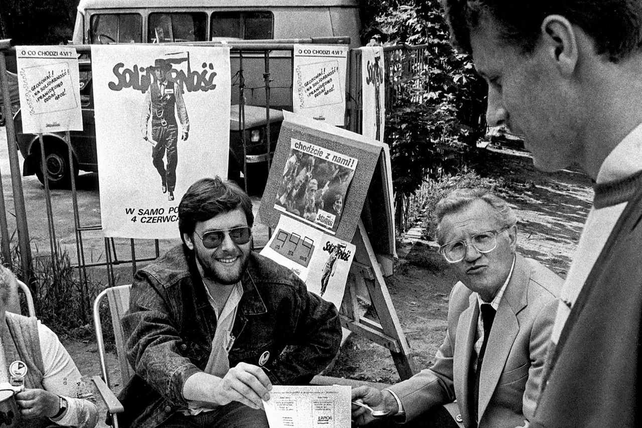 Google w polskich barwach, świętuje 25. rocznicę pierwszych wolnych wyborów