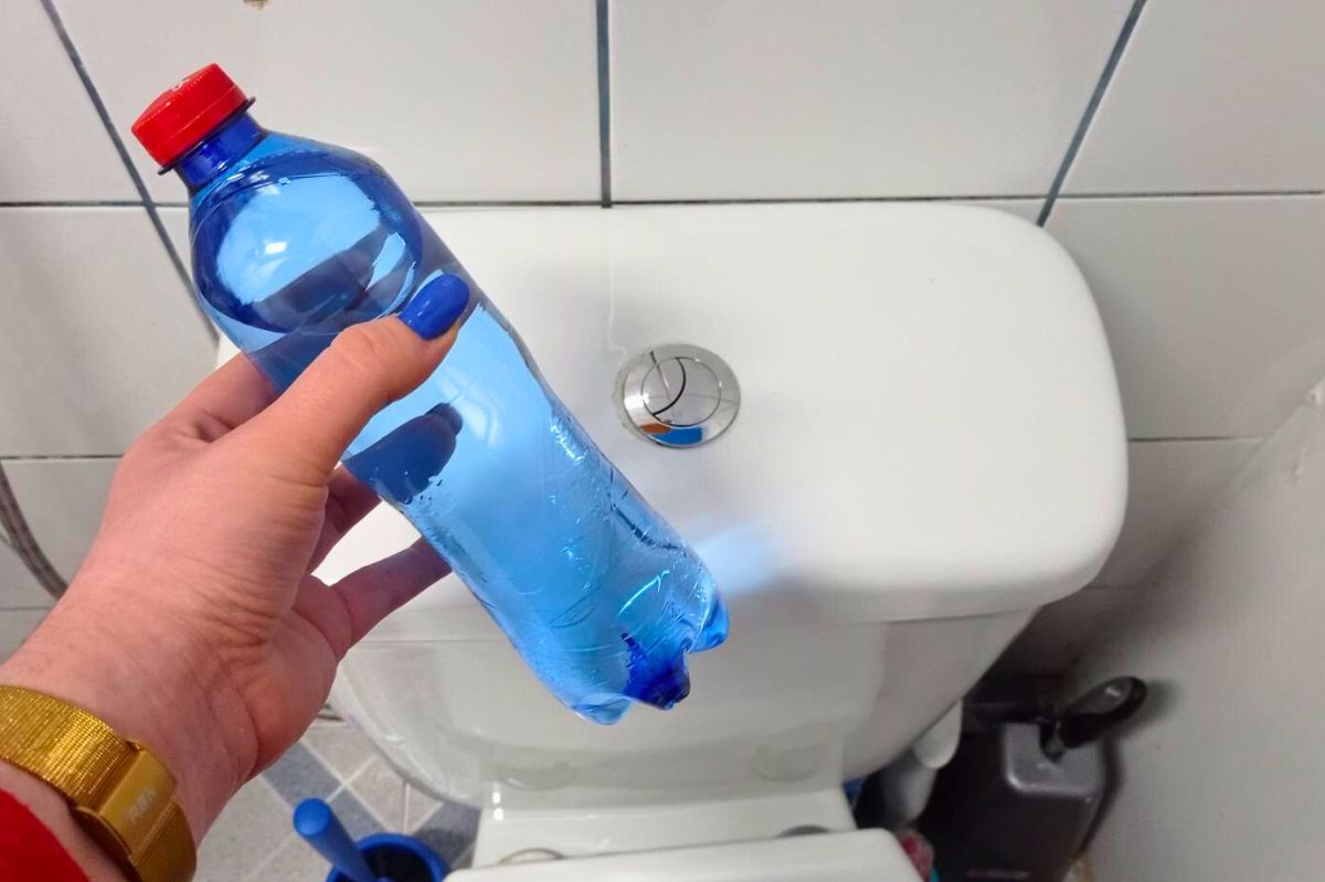 Slash your water bills with this simple toilet tank hack: How a plastic bottle can save your finances