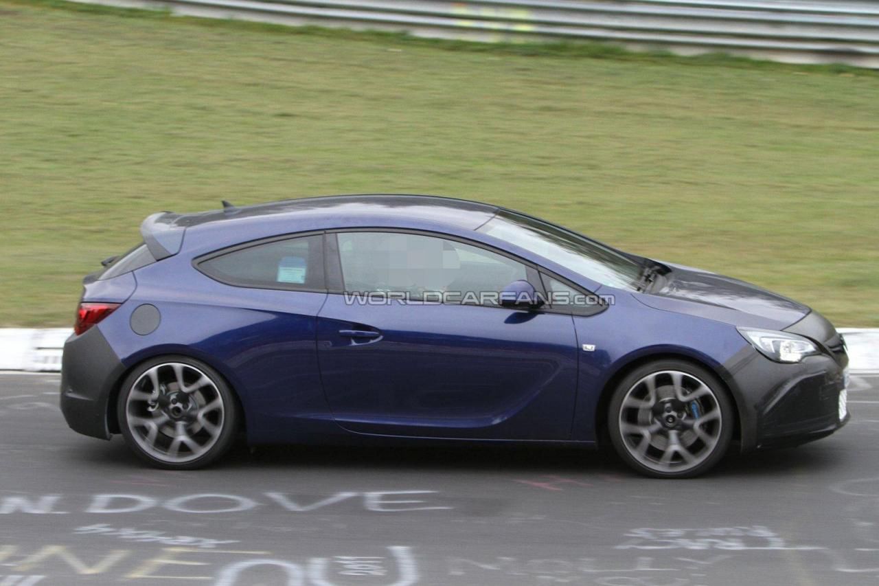 Opel Astra OPC 2012