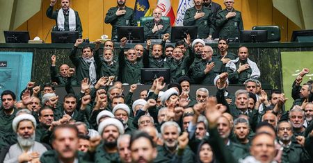 Reuters: Iran szykuje się do wojny. Zmiany w armii i rządzie