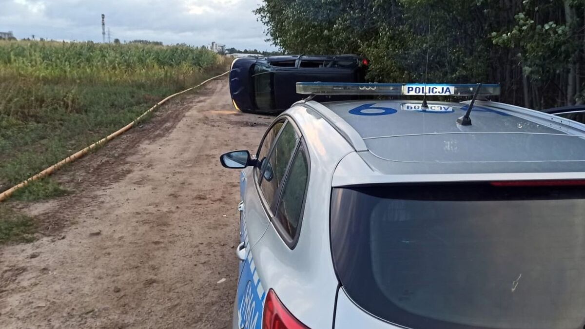 Dachowanie pijanego kierowcy pod Płońskiem 