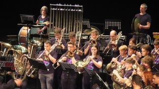 Zielona Góra: Filmowe przeboje wielkich mistrzów Hollywood zabrzmiały w ramach Corno Brass Music Festival. Za pulpitem dyrygenckim stanął James Thatcher