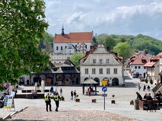 Majówka inna niż wszystkie. Kazimierz Dolny odzyskuje dawną magię
