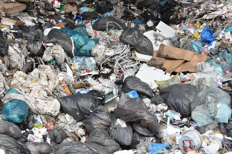 Działania GIOŚ przyspieszyły po serii głośnych podpaleń składowisk śmieci.