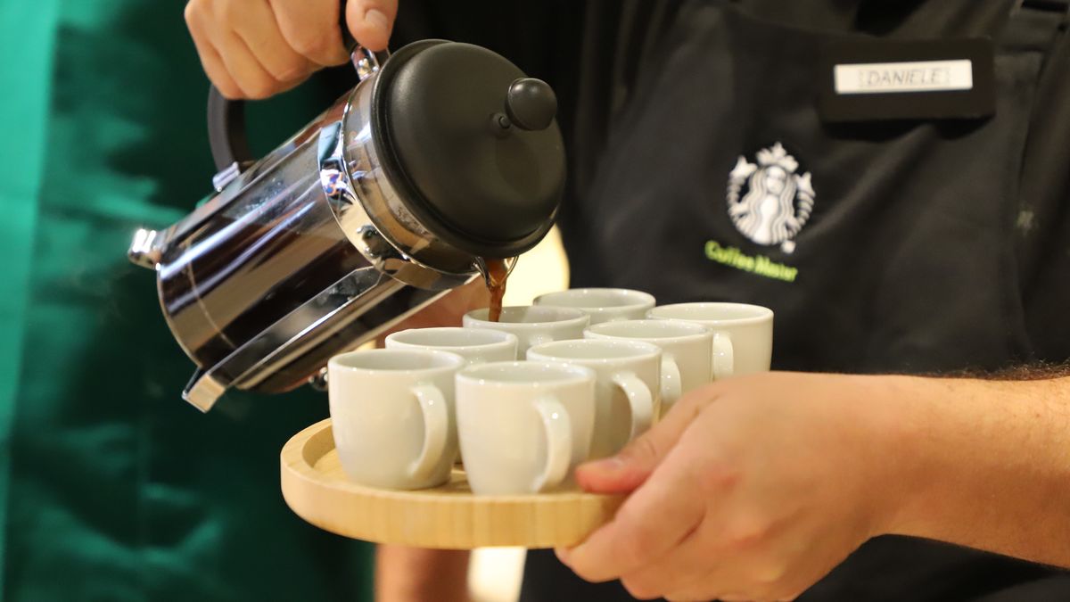 Italy Daily Life 2023
BARI, ITALY - JULY 26: Starbucks coffee poured into cup on July 26, 2023 in Bari, Italy. Starbucks pre-opening event of the first Starbucks store in Puglia, in the center of Bari, (Photo by Donato Fasano/Getty Images)
Donato Fasano