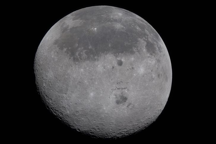 17 lat obserwacji NASA. Nowy model AI rewolucjonizuje badania Księżyca