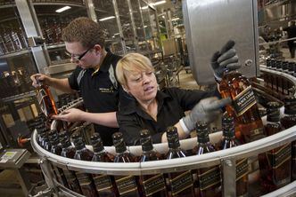 Diageo zainwestuje 5 miliardów złotych w szkocją whisky