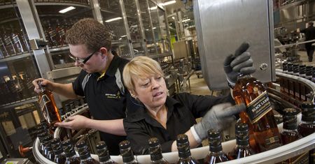 Diageo zainwestuje 5 miliardów złotych w szkocją whisky