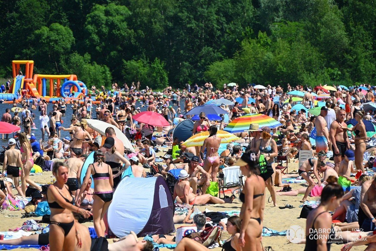Sezon letni w Dąbrowie Górniczej rozpoczął się z przytupem. Tysiące plażowiczów