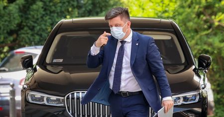 Afera mailowa. Nowe materiały: hakerzy mieli dostęp do sejmowej skrzynki Dworczyka?