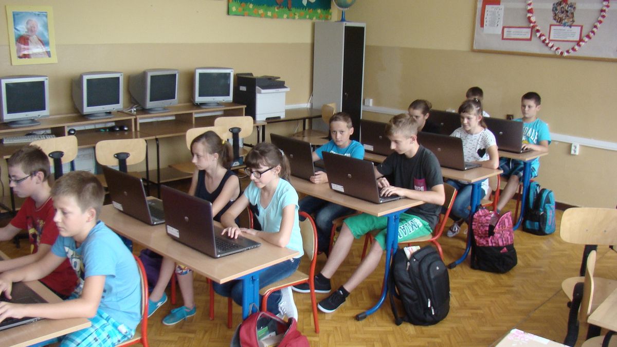 Komputery zakupione w ramach działania 8.3 są na co dzień dostępne w szkole