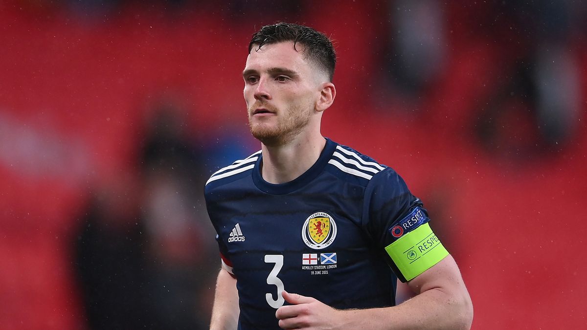 PAP/EPA / Laurence Griffiths / Na zdjęciu: Andrew Robertson