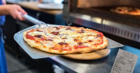 Paragon z pizzerii. Jedna pozycja ją zaskoczyła