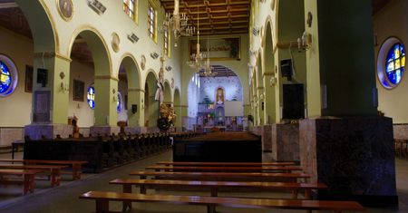 Parafia zbiera 200 tys. zł na drzwi z brązu. W sieci burza