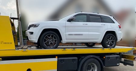 Konfiskują setki aut. Łotysze wysyłają je do Ukrainy
