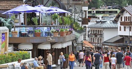 Chodzą półnago i myją się na ulicy. Włoskie miasto ma dość