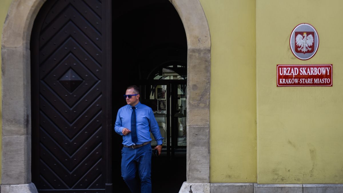 KRAKOW, POLAND - 2019/09/18: A man exits the Tax Office at the city centre in Krakow.
The ruling government party, Law and Justice party has announced several new social welfare packages ahead of the Parliamentary elections such has "500+" child program to cover all children, a bonus payment  for retirees  exempting workers under 26 from income tax among others. (Photo by Omar Marques/SOPA Images/LightRocket via Getty Images)