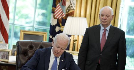 Prezydent USA podpisał akt, który pozwoli na ogromną pomoc militarną dla Ukrainy