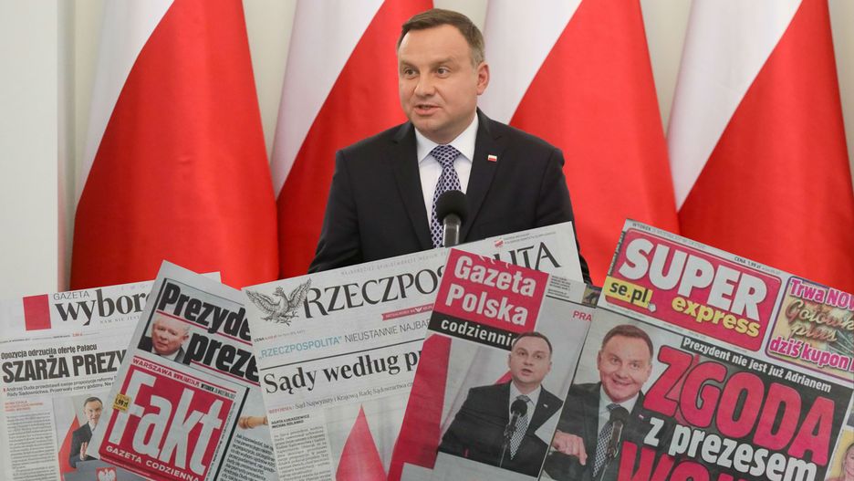Reakcje polskich dzienników na prezydenckie projekty ustaw o sądownictwie.