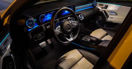 Mercedes A250e: System zarządzania energią i rozszerzona rzeczywistość