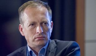 Piękny gest przyjaciół z TVN. Złożyli okazały wieniec na grobie ojca Piaseckiego