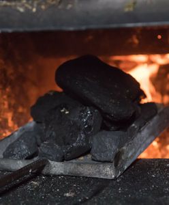 Węgiel na wagę złota. 25-latek okradł własną babcię