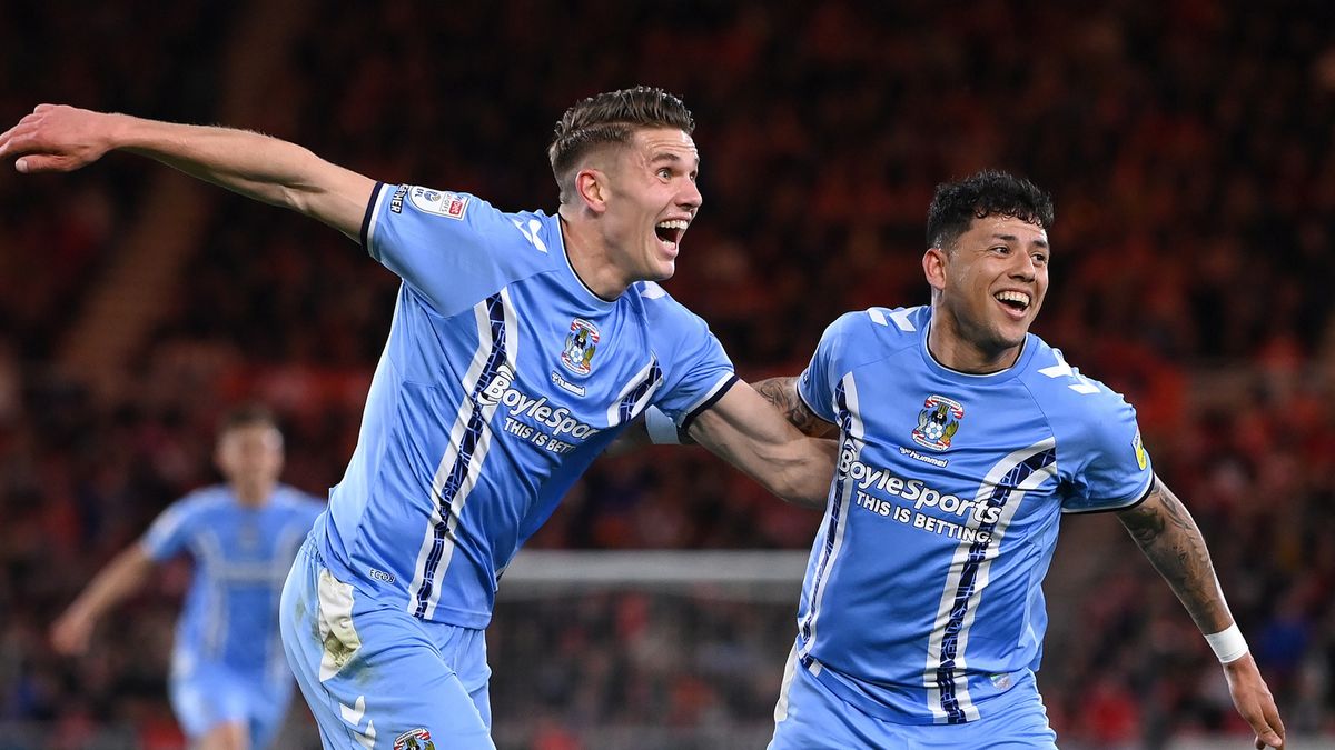 Zdjęcie okładkowe artykułu: Getty Images / Stu Forster / Na zdjęciu: piłkarze Coventry City - Viktor Gyokeres (z lewej) i Gustavo Hamer