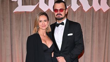 ŚLICZNA żona skradła całe show! Dawid Ogrodnik zabrał ją na premierę "Lalki" [ZDJĘCIA]