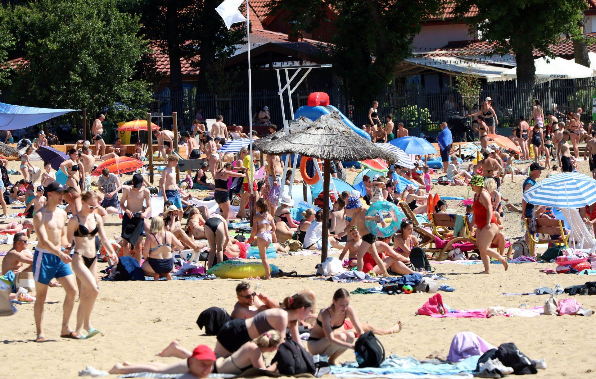 Tłumy na plaży miejskiej MORiW w Grudziądzu
