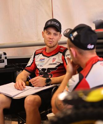 Kapitan Polonii zasugerował zmiany trenerowi. "Trochę się pobawimy z torem"