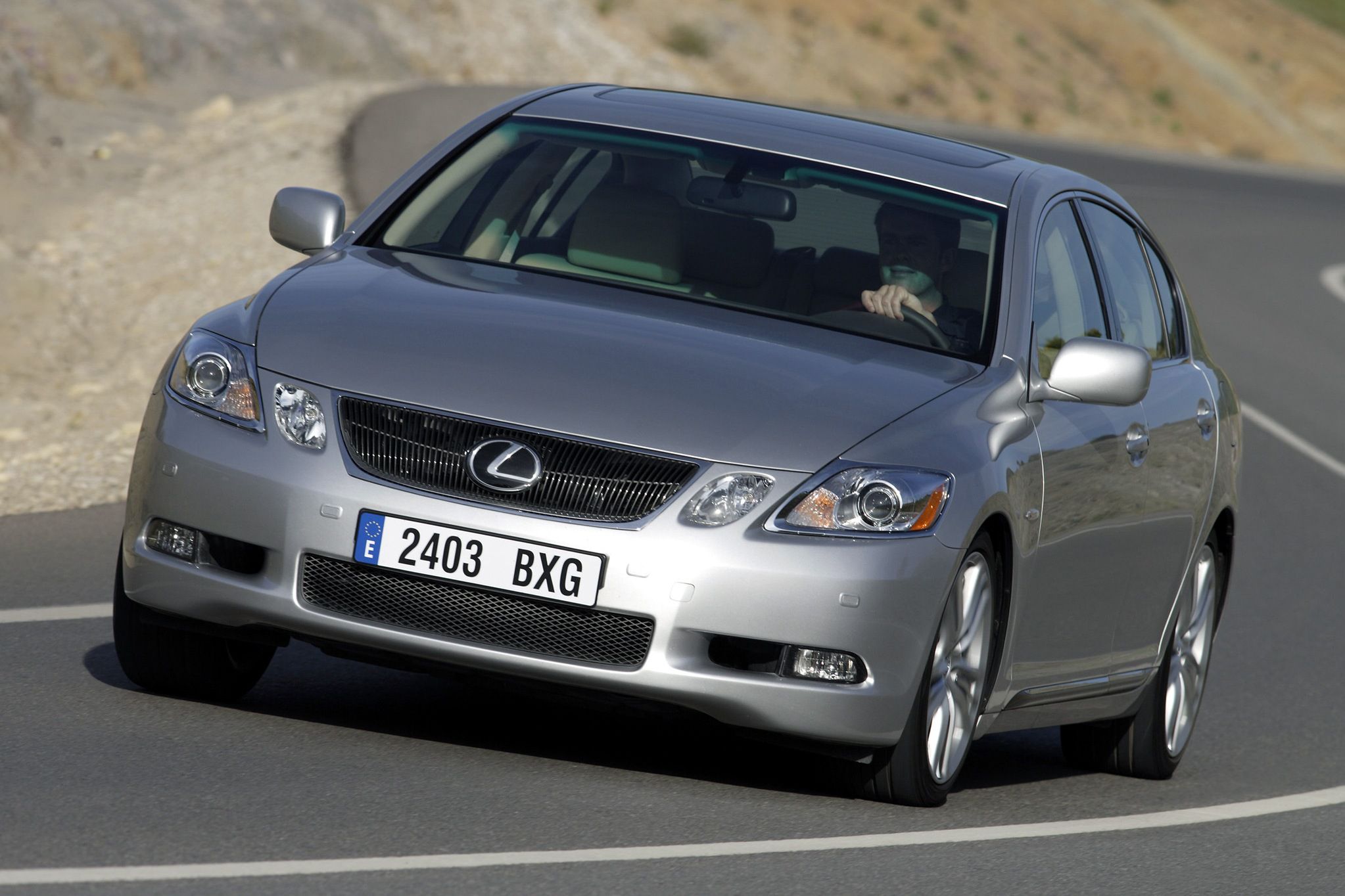 Ze wszystkich opisanych tu mocnych sedanów Lexus GS450h zepsuje się pewnie jako ostatni.