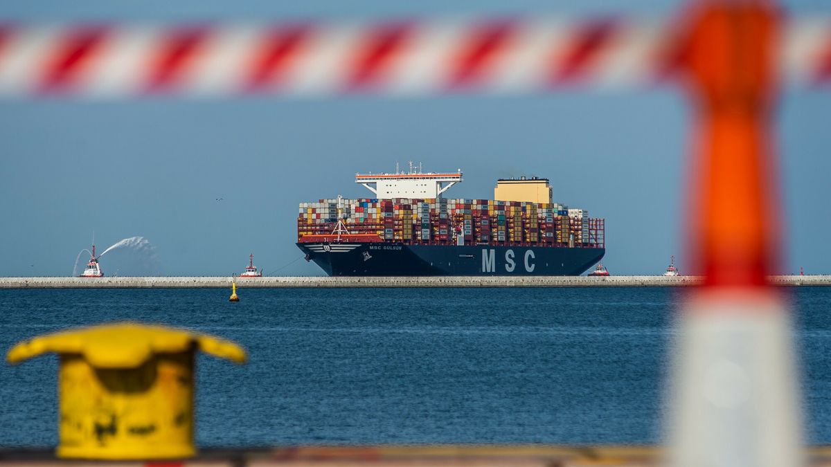 MSC Gulsun w Gdanskim Porcie
23.08.2019 - Gdansk, MSC Gulsun, najwiekszy na swiecie kontenerowiec w swoim dziewiczym rejsie wplynie do terminalu DCT Gdansk.   N/z  / Fot. Karol Makurat/REPORTER
Karol Makurat/REPORTER