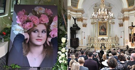 Siostra Joanny Kołaczkowskiej i jej były mąż żegnają artystkę. "Diagnoza i wiadomość o twojej chorobie zatrzymały całe nasze życie"