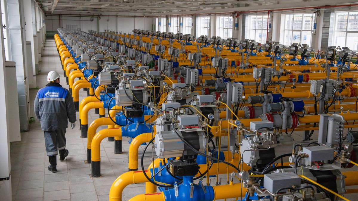 A worker inspects a gas collection point of the Kasimovskoye underground gas storage facility, operated by Gazprom PJSC, in Kasimov, Russia, on Wednesday, Nov. 17, 2021. Russia signaled it has little appetite for increasing the natural gas it transits through other territories to Europe as the winter heating season gets underway. Photographer: Andrey Rudakov/Bloomberg via Getty Images